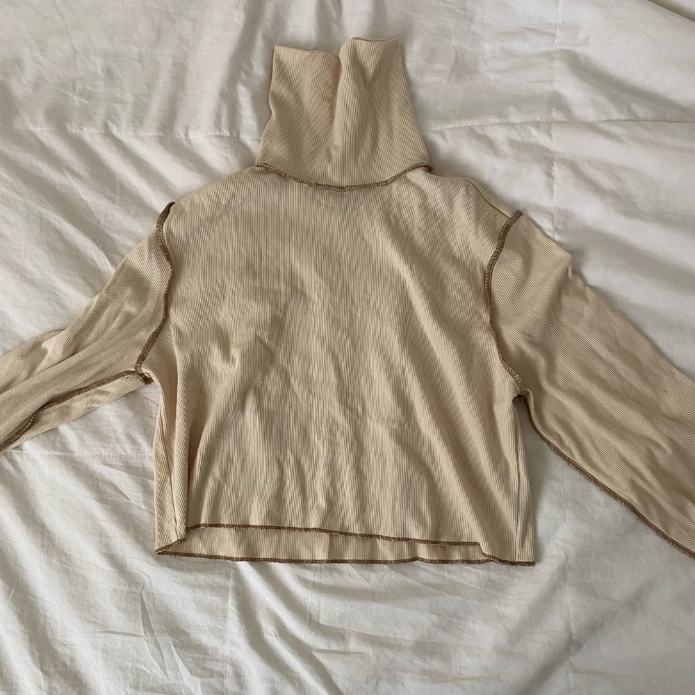 forever21 creme turtle neck top